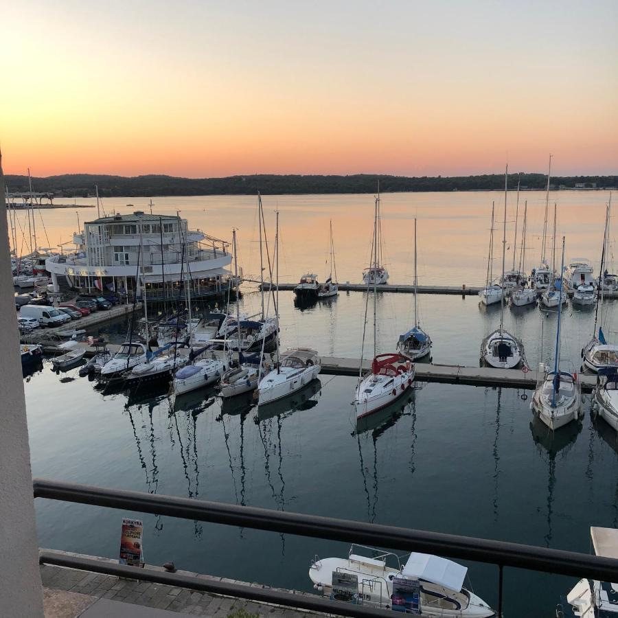 Pula Center Seaview Apartment Luaran gambar