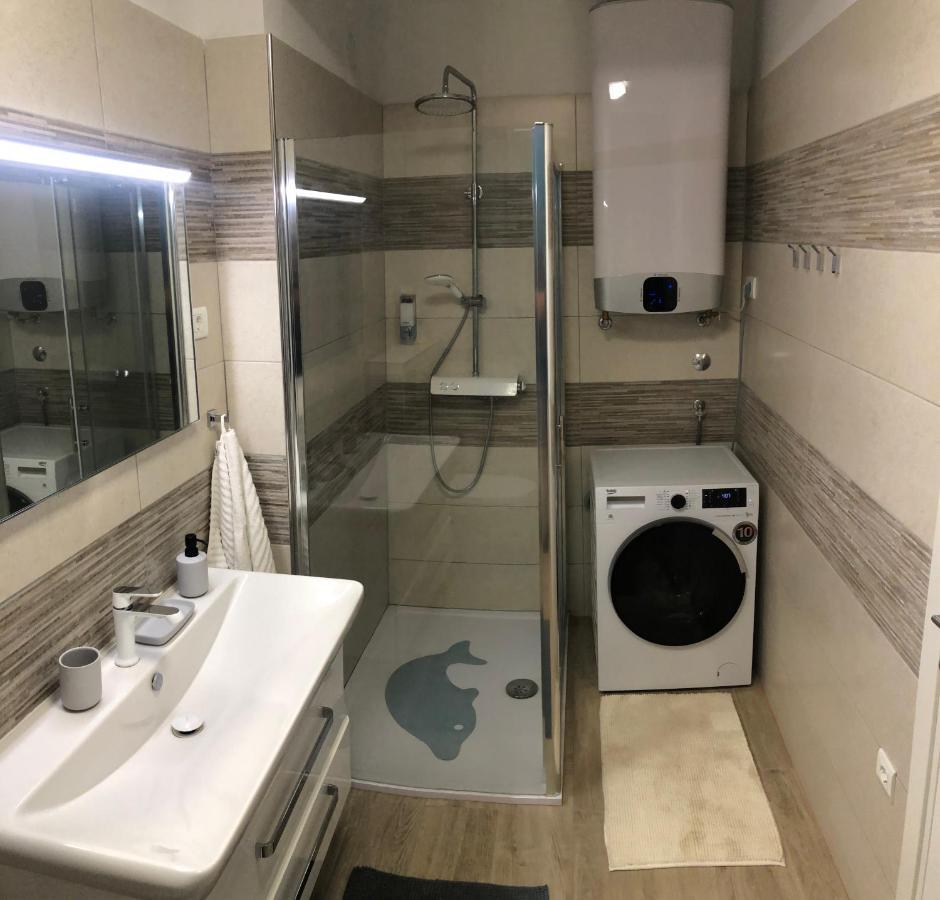 Pula Center Seaview Apartment Luaran gambar