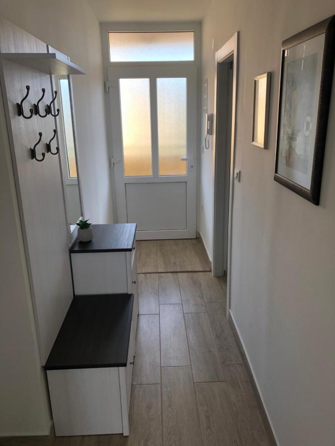 Pula Center Seaview Apartment Luaran gambar