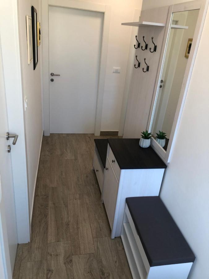 Pula Center Seaview Apartment Luaran gambar